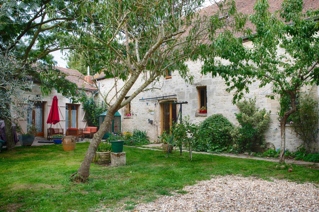 MontjavoultLa Ferme Des Nonainsアパートメント エクステリア 写真